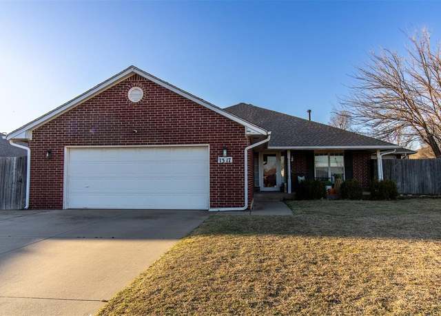 Property at 1317 Washington Cir, Moore, OK 73160, 3 beds, 2 baths