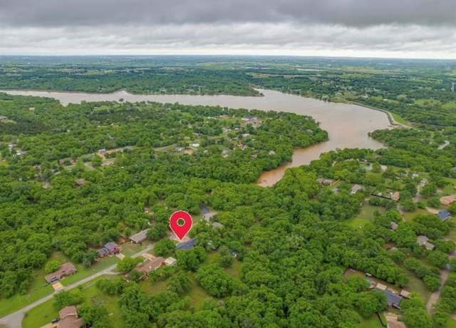 Property at 412 Brookside Dr, Guthrie, OK 73044, 4 beds, 2 baths