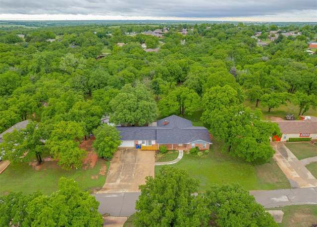 Property at 412 Brookside Dr, Guthrie, OK 73044, 4 beds, 2 baths