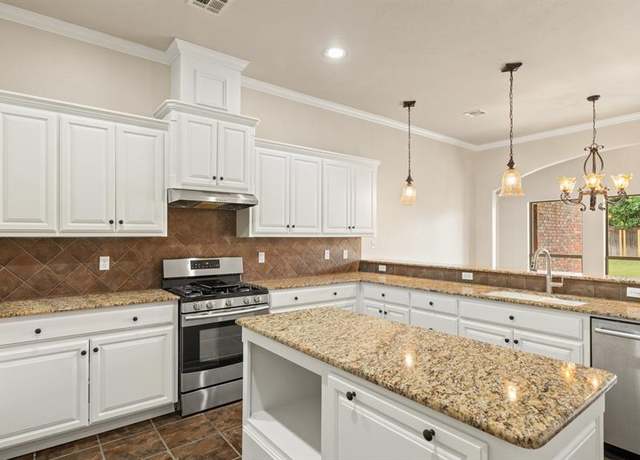 Property at 1317 Glen Cove Dr, Edmond, OK 73003, 4 beds, 2.5 baths