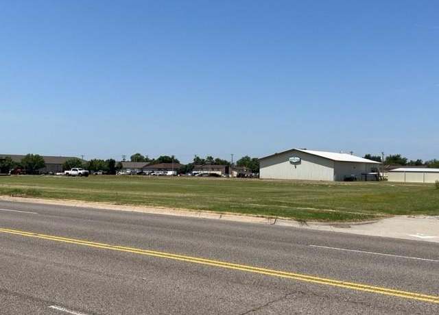 Property at 811 NW 24 St, Moore, OK 73160