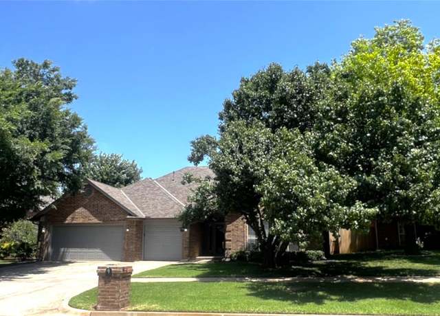 Property at 713 NW 143rd St, Edmond, OK 73013, 3 beds, 2 baths