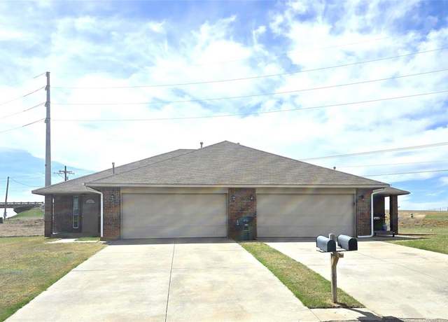 Property at 9 Lombardy Pl, Clinton, OK 73601, 6 beds, 4 baths