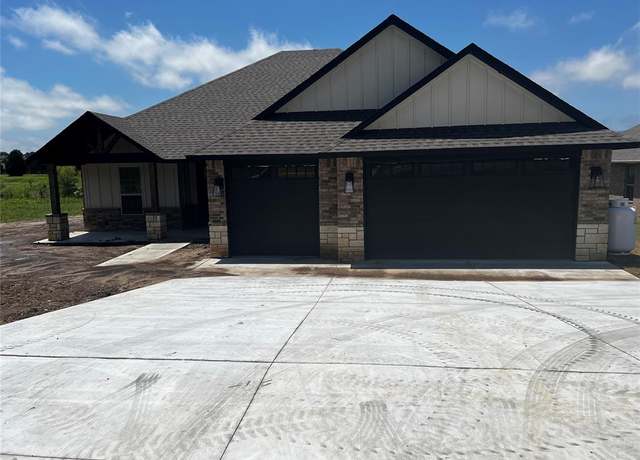 Property at 614 Canyon Dr #4054964463, Ardmore, OK 73401, 4 beds, 2 baths