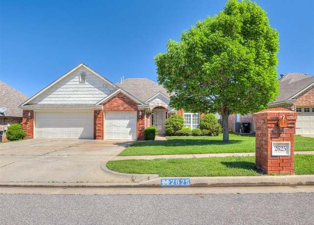 Property at 2625 SE 8th St, Moore, OK 73160, 3 beds, 2 baths
