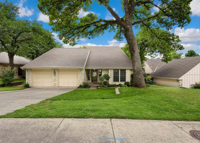Property at 2309 Colchester Dr, Edmond, OK 73034, 3 beds, 2.5 baths
