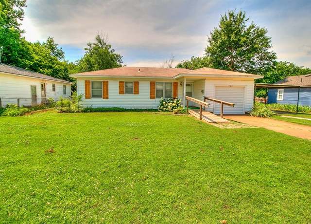 Property at 1817 W Harrison Ave, Guthrie, OK 73044, 3 beds, 1 bath