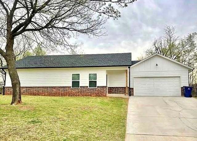 Property at 702 E Grant Ave, Guthrie, OK 73044, 3 beds, 2 baths