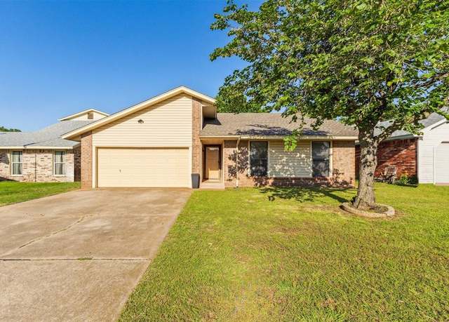 Property at 124 Marrgate Dr, Yukon, OK 73099, 3 beds, 1.5 baths