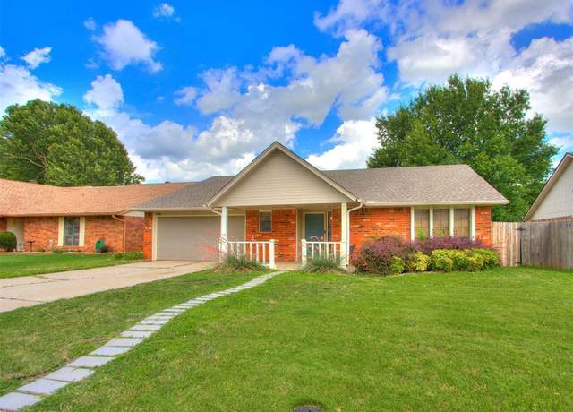 Property at 700 S Willowood Dr, Yukon, OK 73099, 4 beds, 2.5 baths