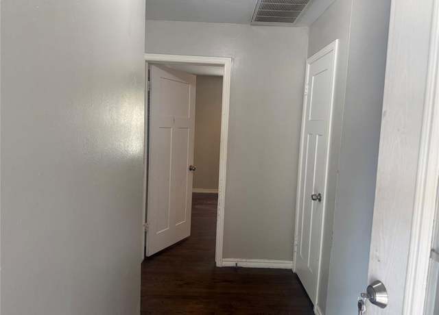 Property at 402 Yukon Ave, Yukon, OK 73106, 4 beds, 2.5 baths