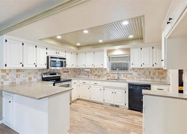 Property at 10008 Paisley Rd, Oklahoma City, OK 73099, 3 beds, 2 baths