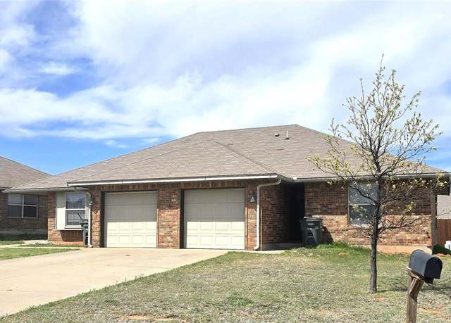 Property at 20 Lombardy Pl, Clinton, OK 73601, 6 beds, 4 baths