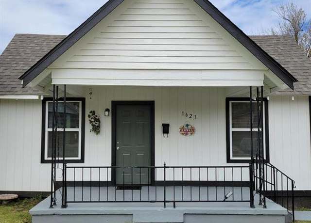 Property at 1621 NE 14th St, Oklahoma City, OK 73117, 3 beds, 2 baths