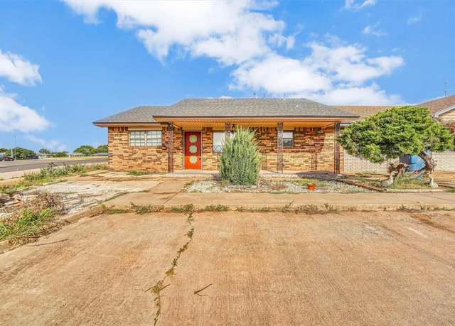 Property at 1501 Crestview Dr, Cordell, OK 73632, 2 beds, 2 baths