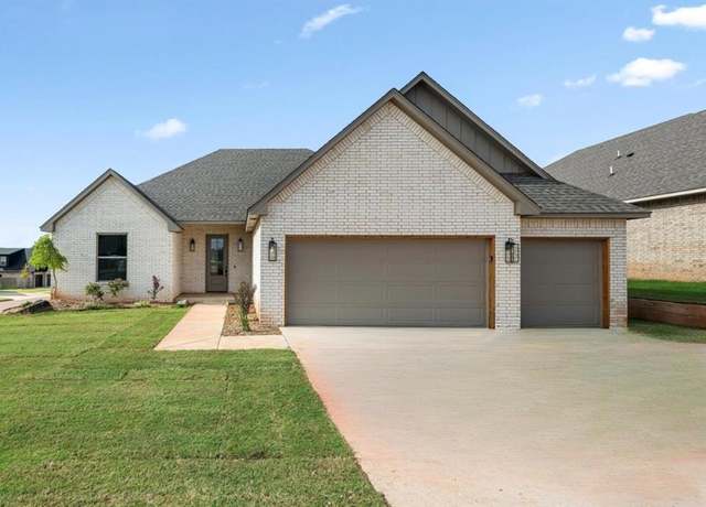 Property at 11717 NW 103rd St, Yukon, OK 73099, 4 beds, 2.5 baths