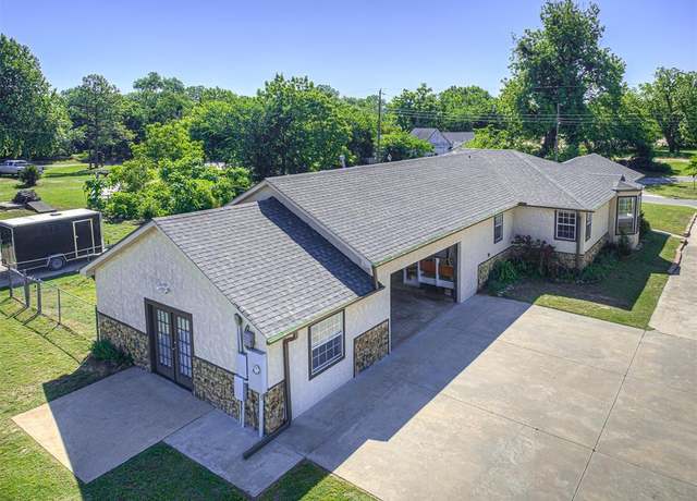 Property at 20961 Holden St, Harrah, OK 73045, 3 beds, 3 baths