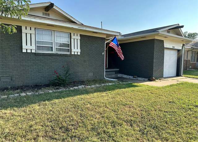Photo of 916 Holoway Dr, Midwest City, OK 73110