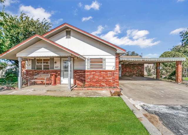 Property at 507 E 3rd St, Erick, OK 73644, 3 beds, 2 baths