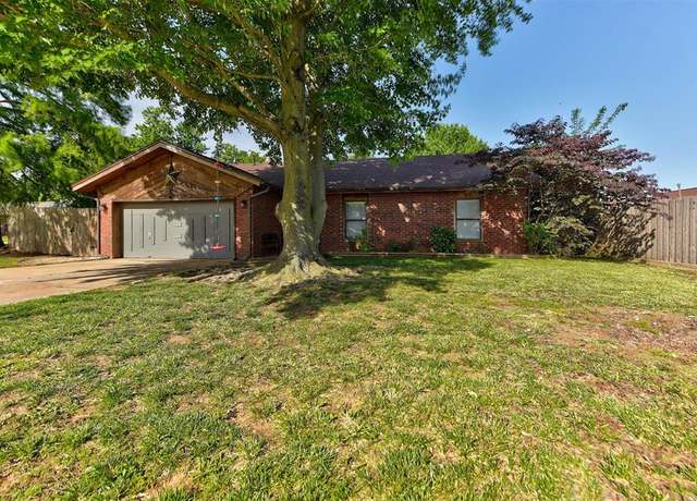 Property at 306 Teresa Dr, Norman, OK 73071, 4 beds, 2.5 baths