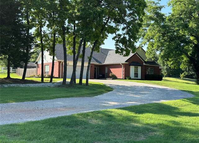 Property at 12 Northwood Dr, Shawnee, OK 74804, 3 beds, 2 baths