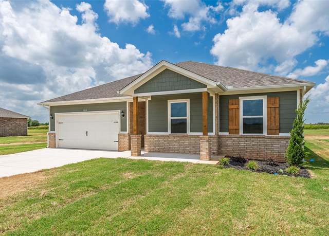 Property at 1010 Prairie Dr, Tuttle, OK 73089, 4 beds, 2 baths