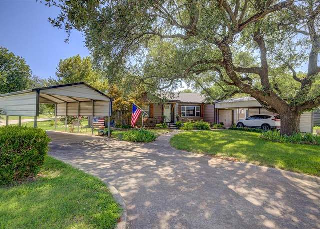 Property at 300 W Monroe St, Purcell, OK 73080, 3 beds, 2 baths