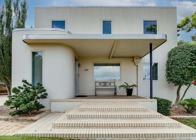 Property at 600 NE 19th St, Oklahoma City, OK 73105, 3 beds, 3.5 baths