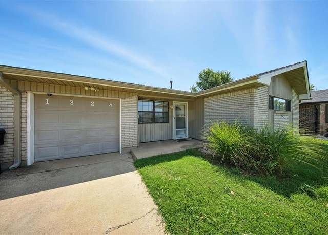 Property at 1325 Superior Ave, Norman, OK 73071, 3 beds, 1 bath