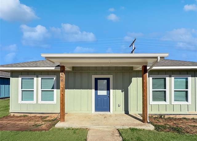 Property at 414 N Adyelotte Ave, Shawnee, OK 74801, 2 beds, 2 baths