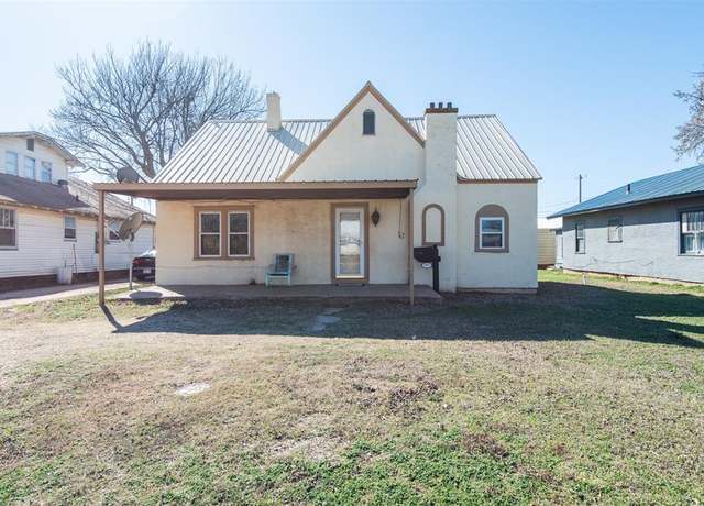Property at 709 S Broadway, Geary, OK 73040, 3 beds, 2 baths