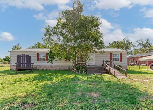 Property at 1020 S Walnut Ave, Erick, OK 73645, 3 beds, 2 baths