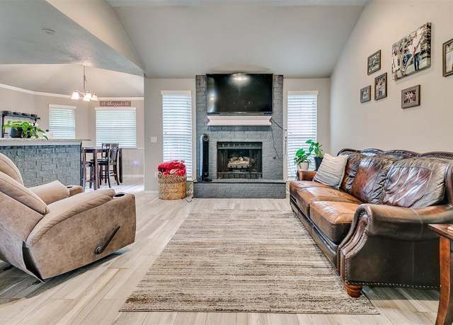 Property at 716 SW 149th Pl, Oklahoma City, OK 73170, 3 beds, 2 baths
