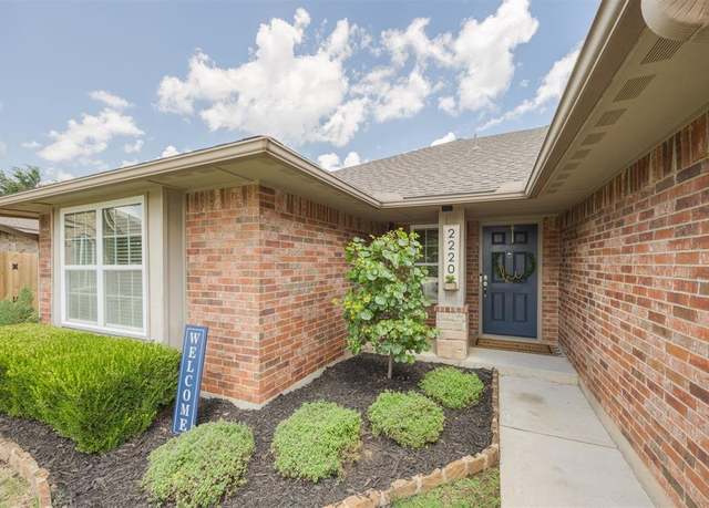 Property at 2220 NW 198th St, Edmond, OK 73012, 3 beds, 2 baths