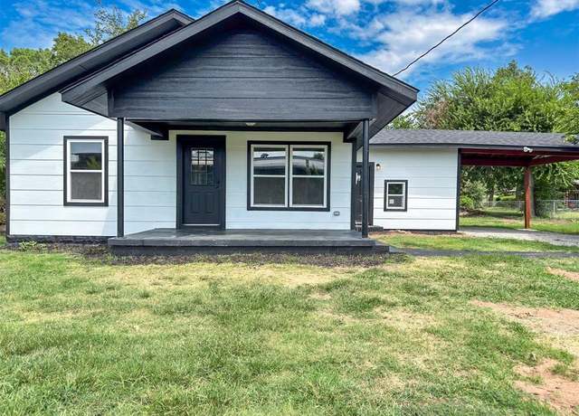 Property at 1122 W Locust St, Shawnee, OK 74801, 3 beds, 1 bath