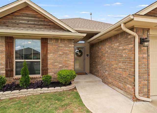 Property at 3109 Texarkana Ct, Yukon, OK 73099, 3 beds, 2 baths