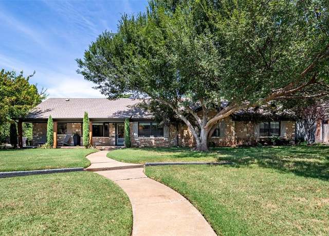 Property at 1723 Drakestone Ave, Nichols Hills, OK 73120, 3 beds, 2.5 baths