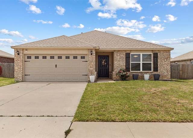 Property at 209 Blue Dr, Newcastle, OK 73065, 3 beds, 2 baths