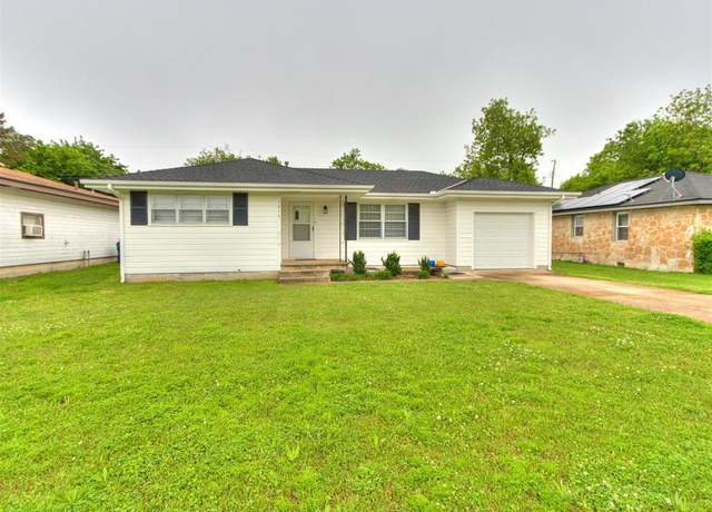 Property at 1213 W Pine St, El Reno, OK 73036, 2 beds, 1 bath