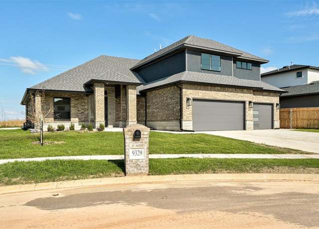 Property at 9329 NW 85th St, Yukon, OK 73099, 5 beds, 3.5 baths