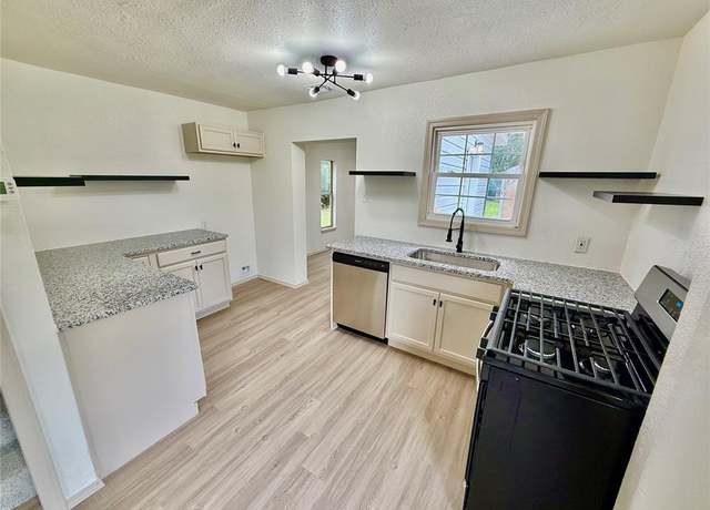 Property at 202 E Northrup Dr, Midwest City, OK 73110, 3 beds, 1 bath
