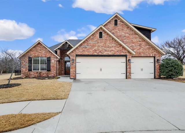 Property at 3208 Saint Fergus Dr, Edmond, OK 73034, 4 beds, 2.5 baths