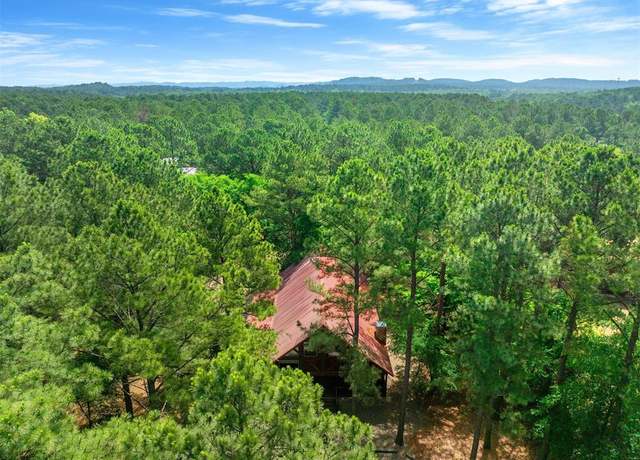 Property at 479 Poplar Cir, Broken Bow, OK 74728, 2 beds, 2.5 baths
