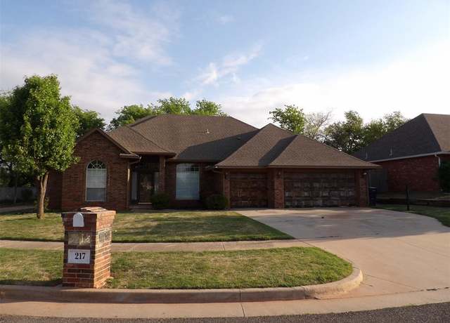 Property at 217 NW 160 St, Edmond, OK 73013, 4 beds, 3 baths
