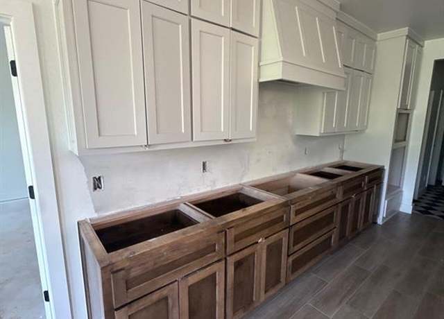 Property at 14517 Astor Ln, Yukon, OK 73099, 3 beds, 3 baths