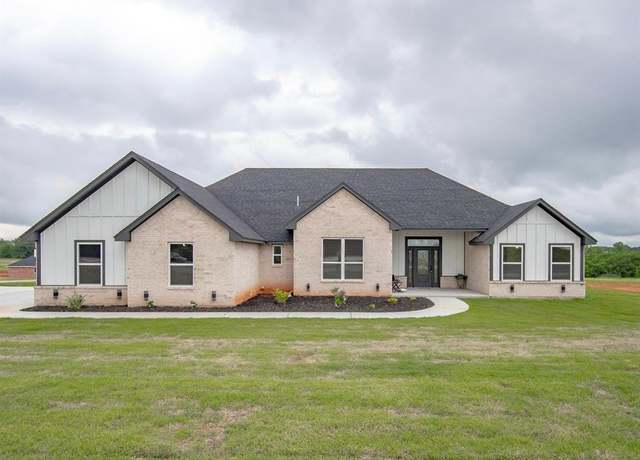 Property at 2441 Raven Cir, Blanchard, OK 73010, 3 beds, 2 baths