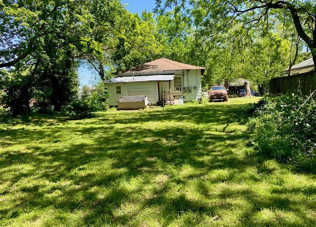 Property at 119 S 7th St, Okemah, OK 74859, 2 beds, 1 bath