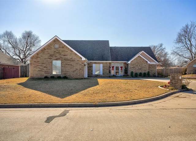 Property at 9 Brentwood Pl, Shawnee, OK 74804, 3 beds, 2 baths