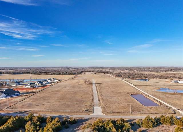 Property at 10 Stone River Ranch Dr, Shawnee, OK 74804