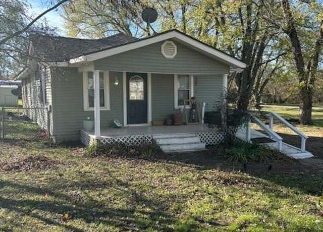 Property at 1013 W Bdwy St, Okemah, OK 74859, 3 beds, 1.5 baths